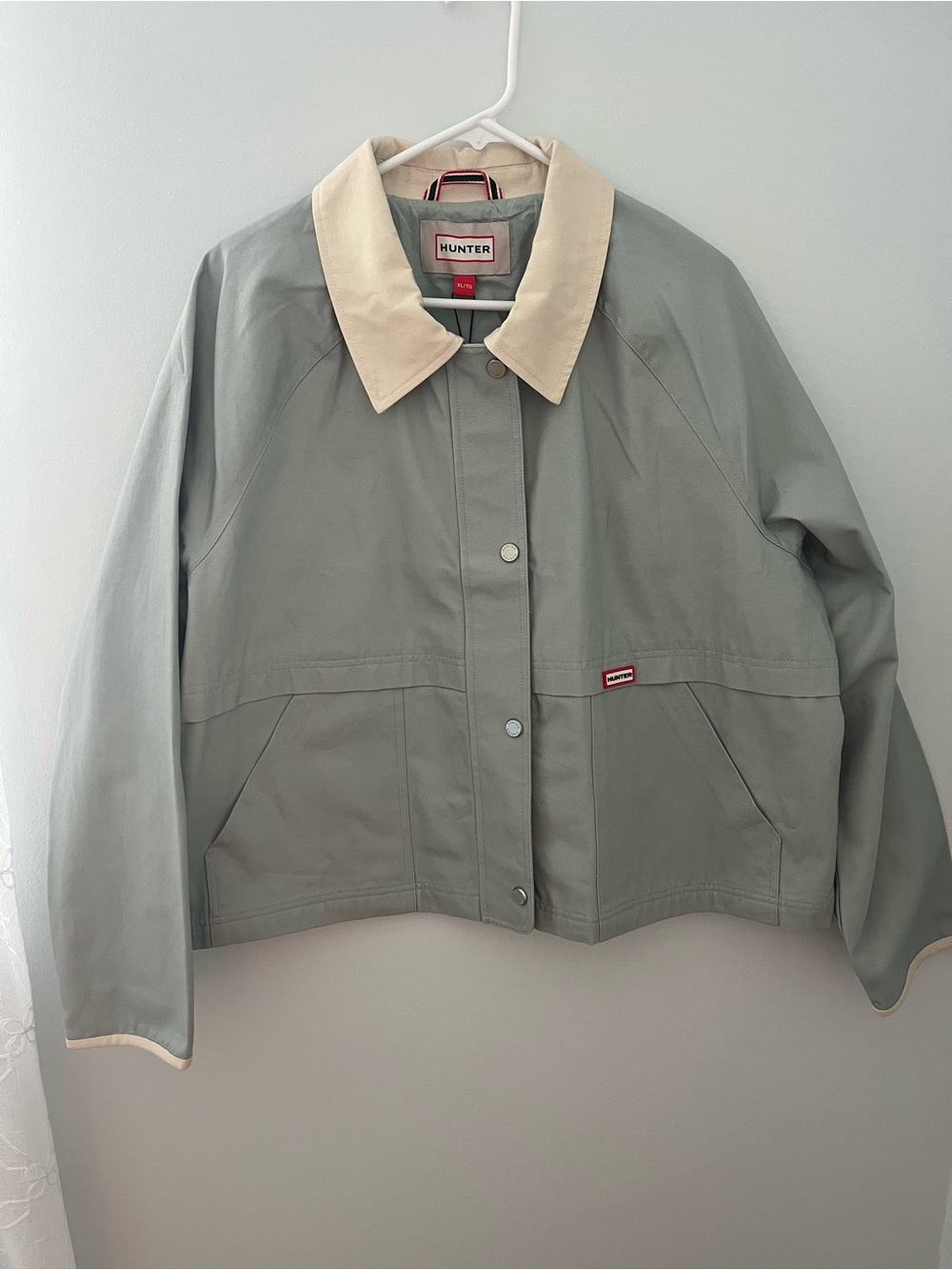 Hunter Light Gray Trench Coat with Cream Collar Size XL